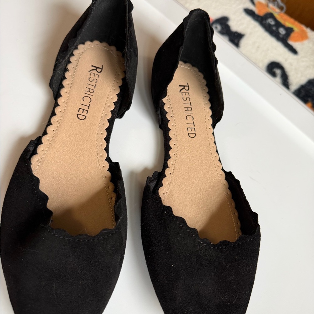 Restricted Womens Black Scalloped D'Orsay Flats